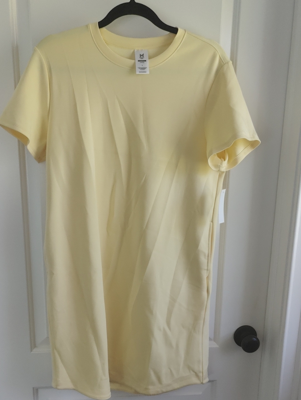 Women Short-Sleeve Crewneck Shirt Dress in Pale Yellow With Pockets